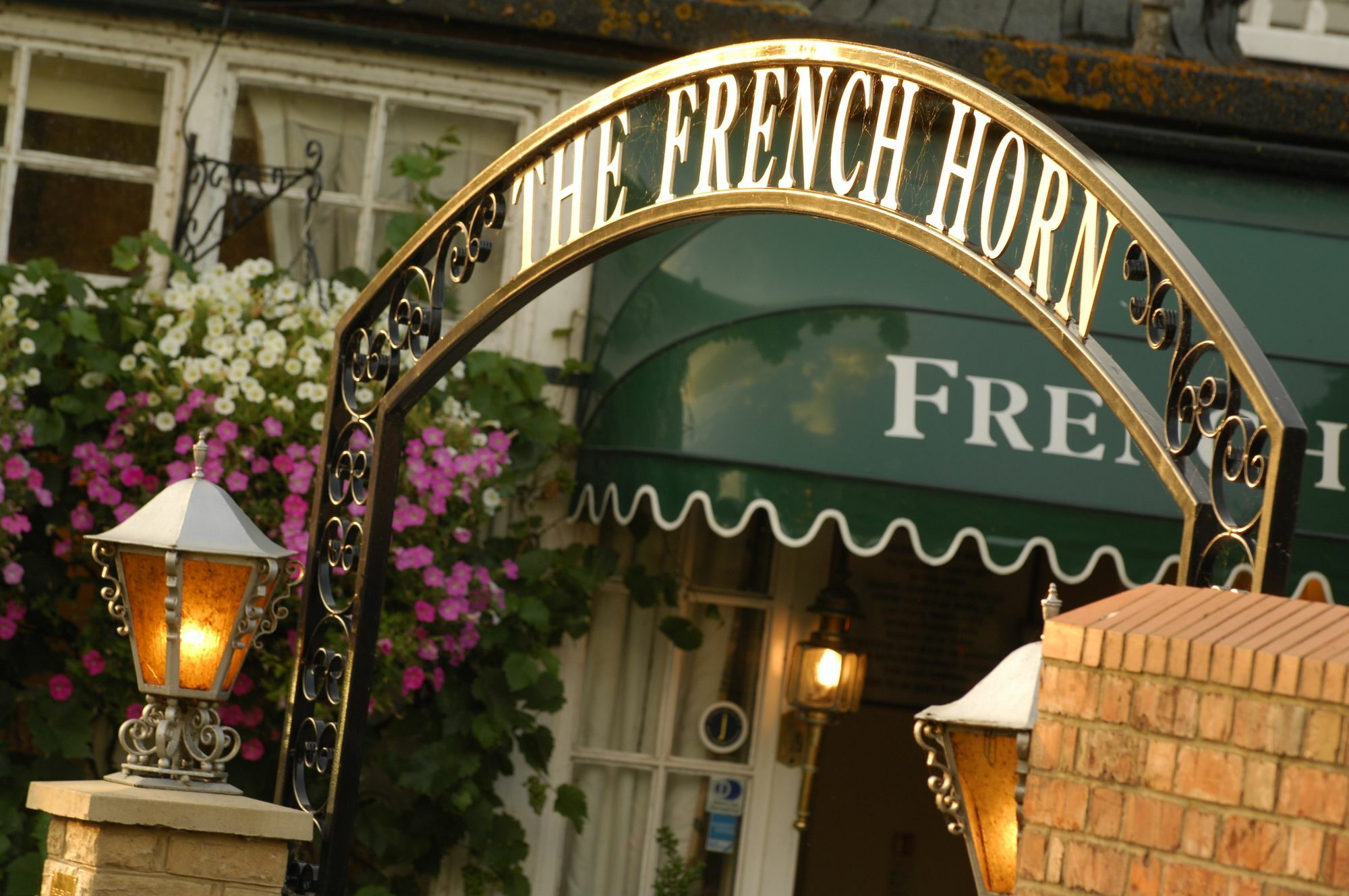 Отель The French Horn Ридинг Экстерьер фото
